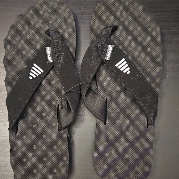 PR Soles Active Recovery Acupoint Flip Flops Black Sandals Size Large 9M-10W - Picture 1 of 5